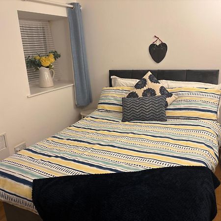 Seaton, Devon, Two Bed Apartment, Just Off The Sea Front. Екстериор снимка