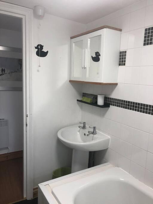 Seaton, Devon, Two Bed Apartment, Just Off The Sea Front. Екстериор снимка