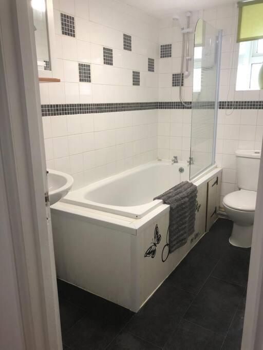 Seaton, Devon, Two Bed Apartment, Just Off The Sea Front. Екстериор снимка